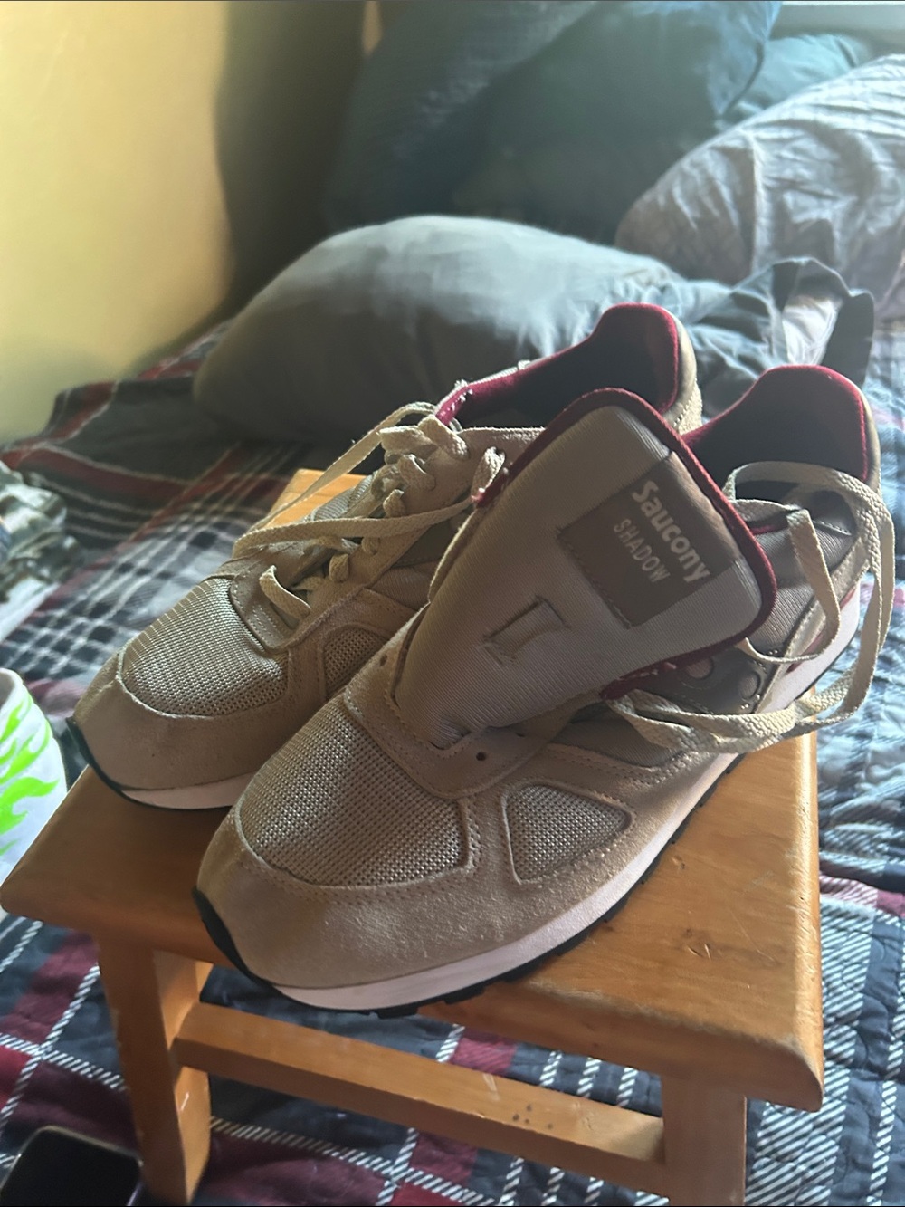 Saucony Beige and Burgundy Men's Athletic Sneakers